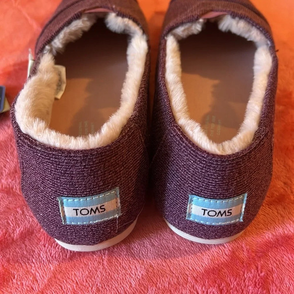 New in box!! Toms Alpargata burgundy sweater knit faux fur size 9.5 NWT** - Picture 5 of 9